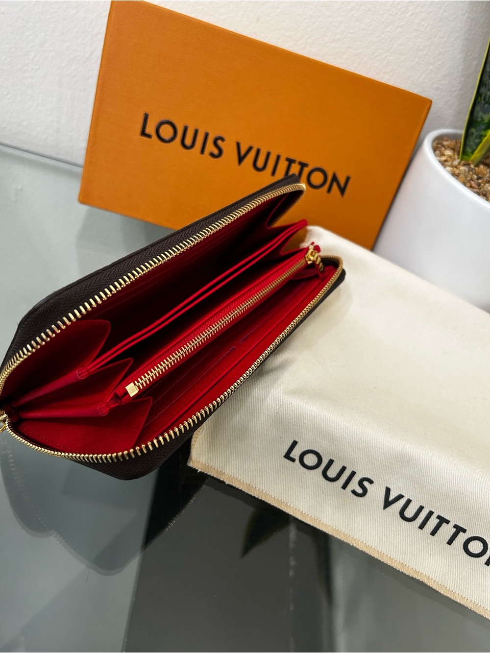 Louis Vuitton Brown Monogram Zip Around Wallet with Gold Hardware - Picture 4 of 9